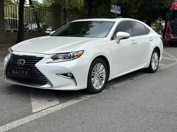 Lexus ES 2015