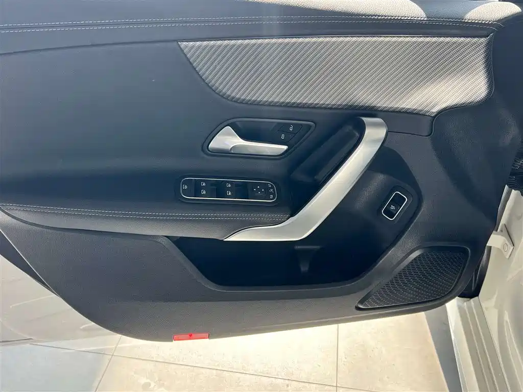 Mercedes-Benz A-Class 2023 — фото 19