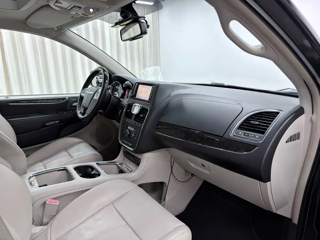 Chrysler Grand Voyager 2013 — фото 12