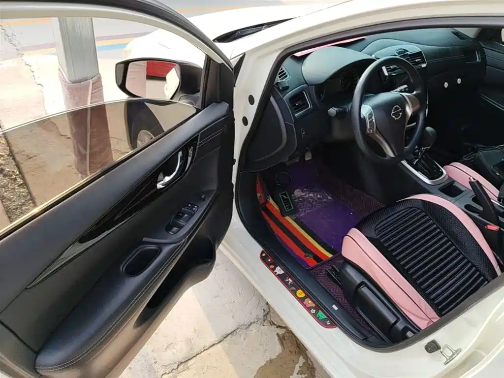 Nissan Tiida 2018 — фото 16