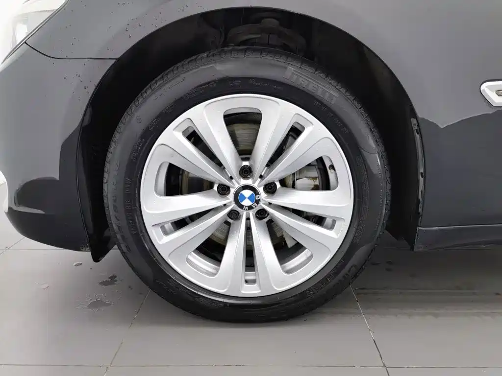 BMW 7 Series 2010 — фото 17