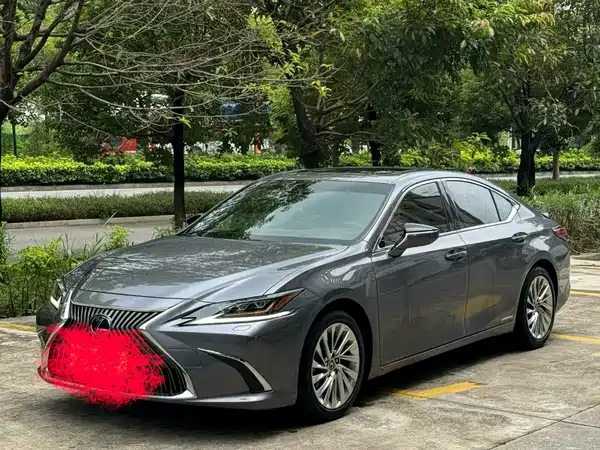 Lexus ES 2019