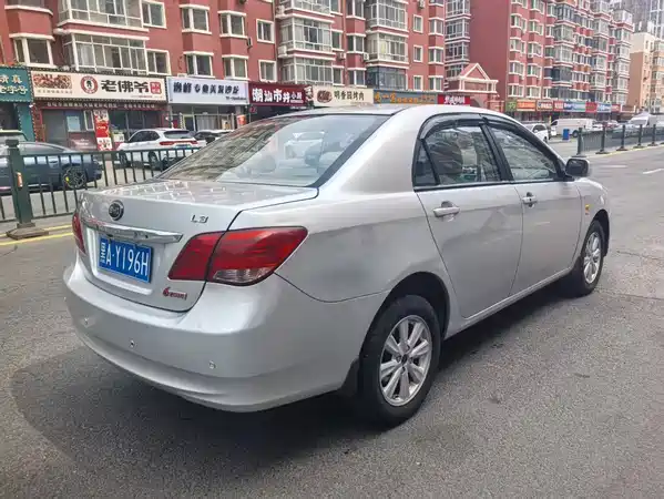 BYD L3 2013