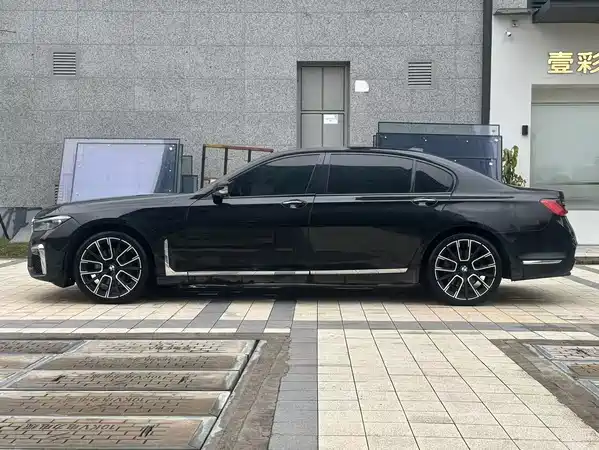 BMW 7 Series 2010