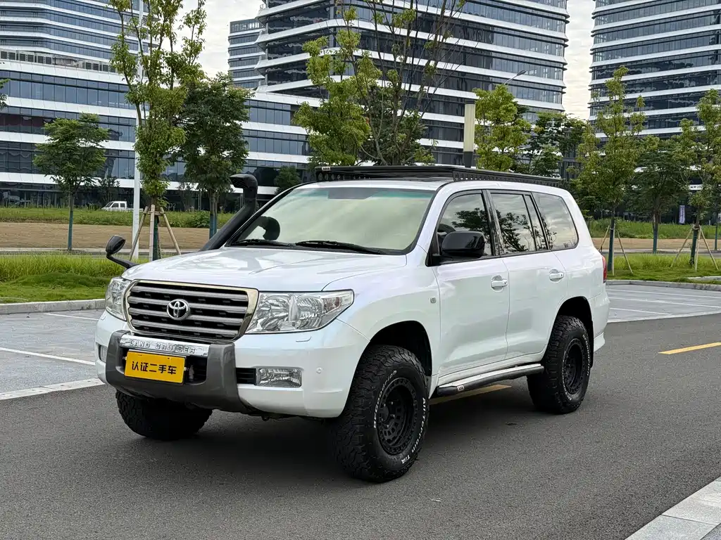 Toyota Land Cruiser 2011 — фото 2