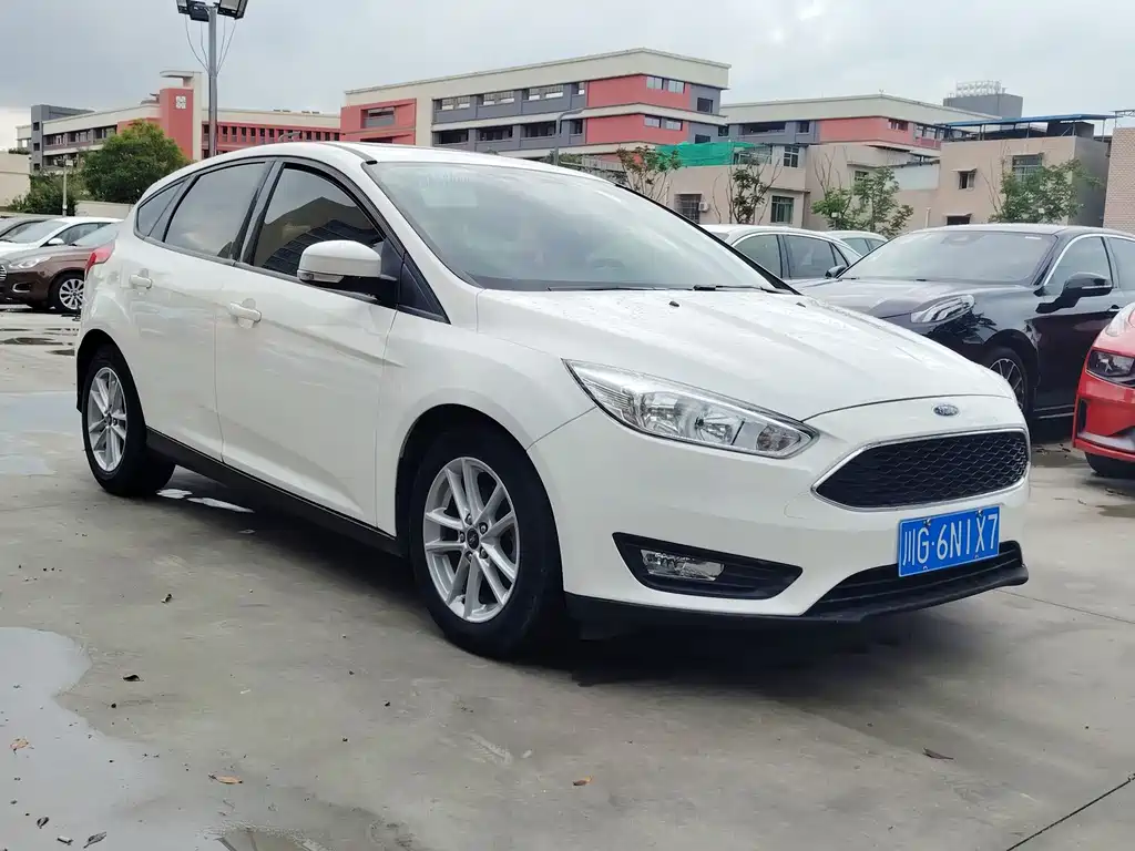 Ford Focus 2018 — фото 3