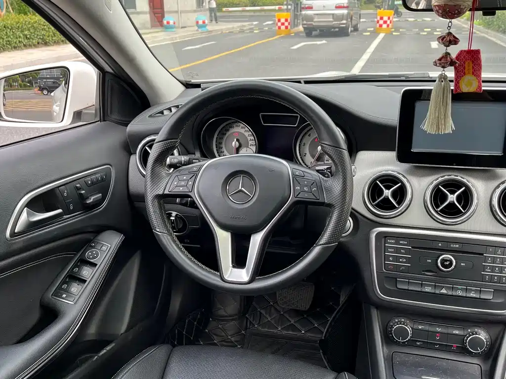 Mercedes-Benz GLA 2016 — фото 17