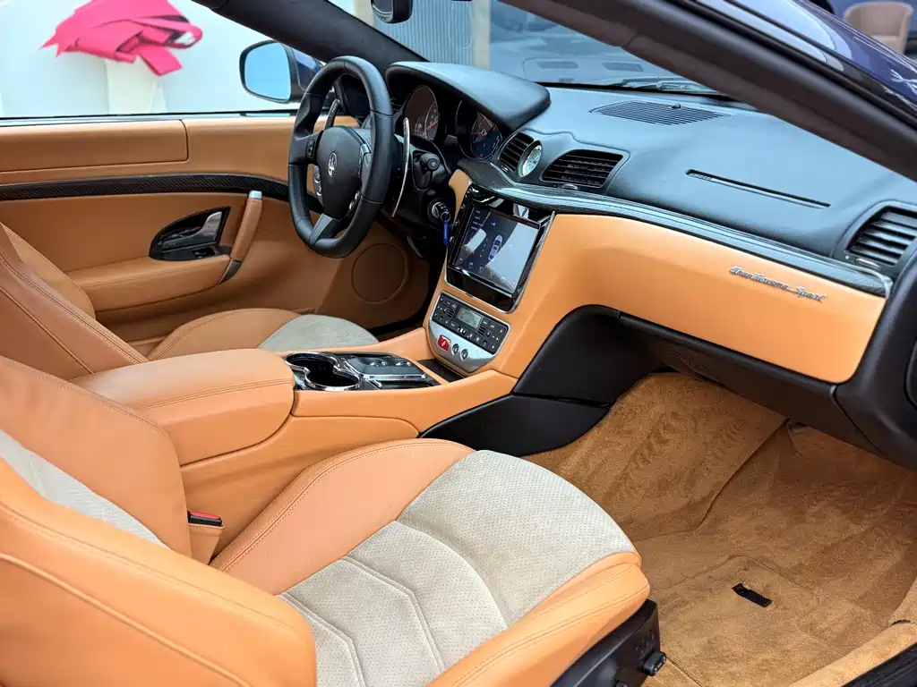 Maserati GranTurismo 2016 — фото 13