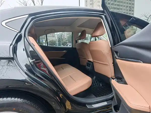 Toyota Camry 2024