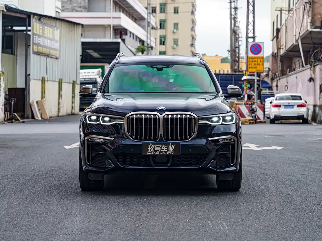 BMW X7 2023 — фото 2