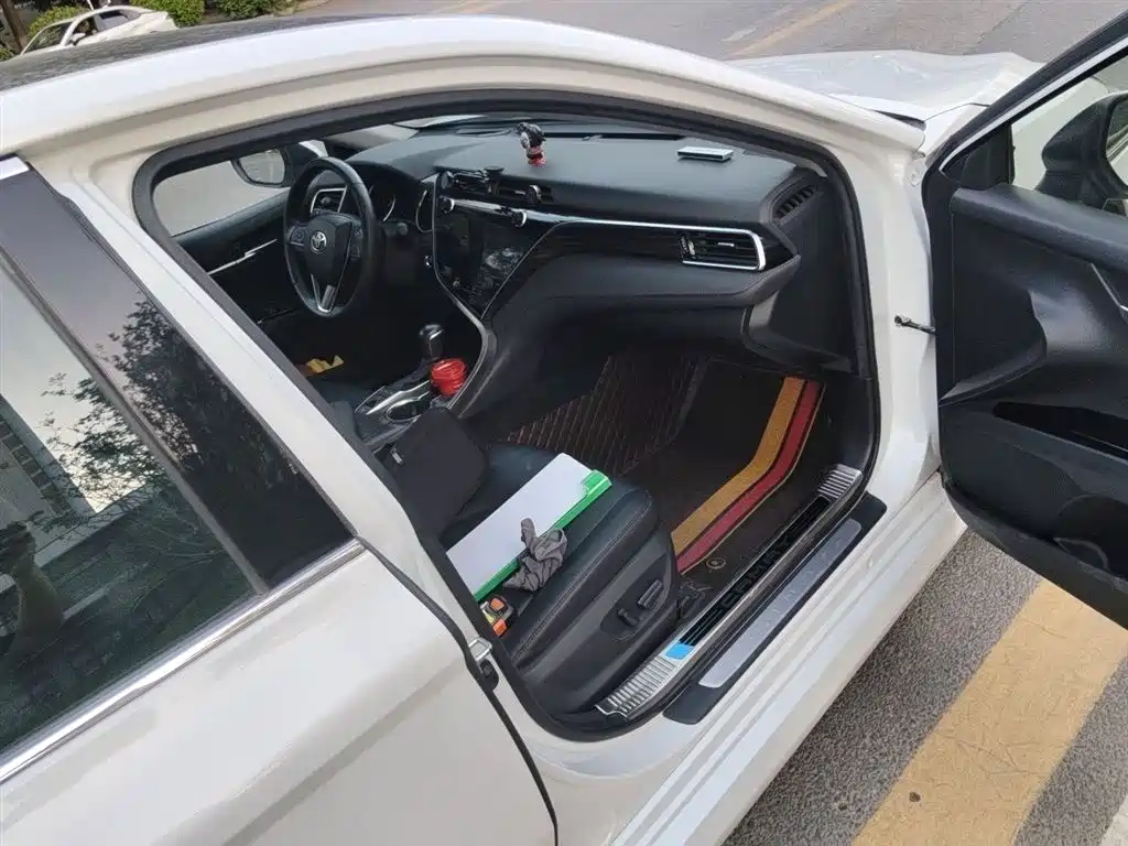 Toyota Camry 2020 — фото 20