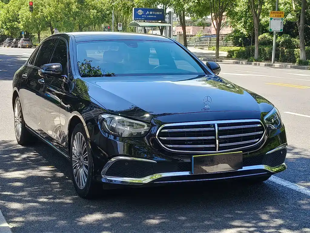 Mercedes-Benz E-Class 2023 — фото 3