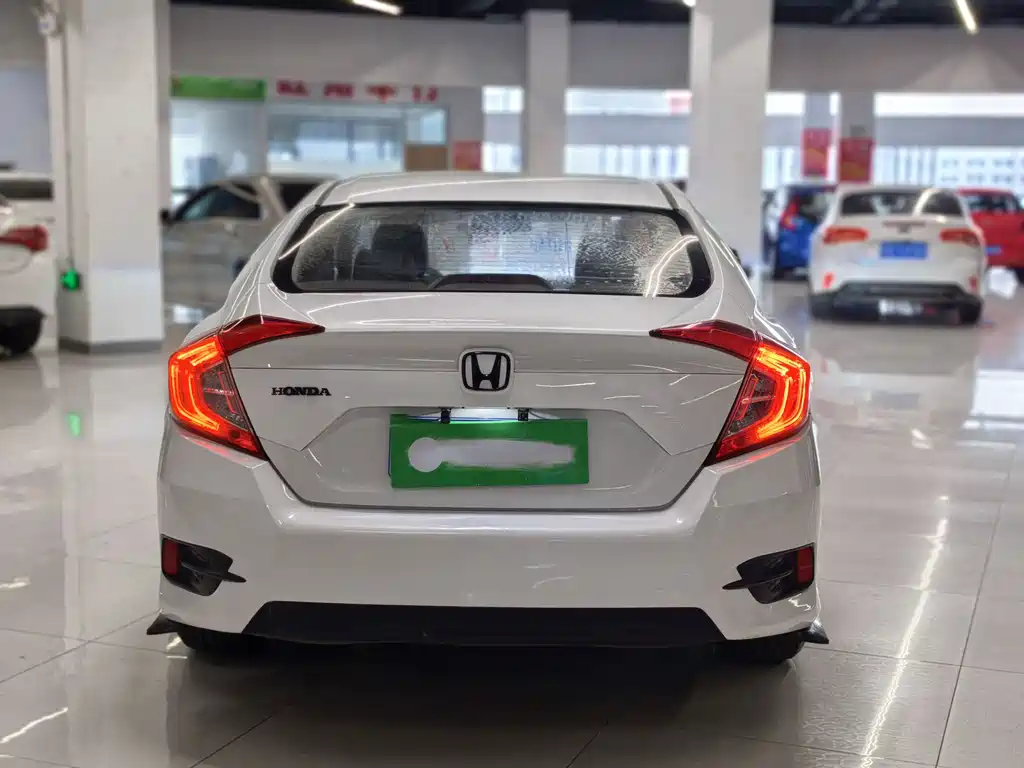 Honda Civic 2018 — фото 3