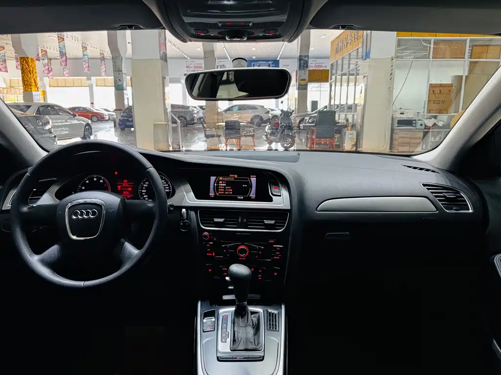 Audi A4L 2011