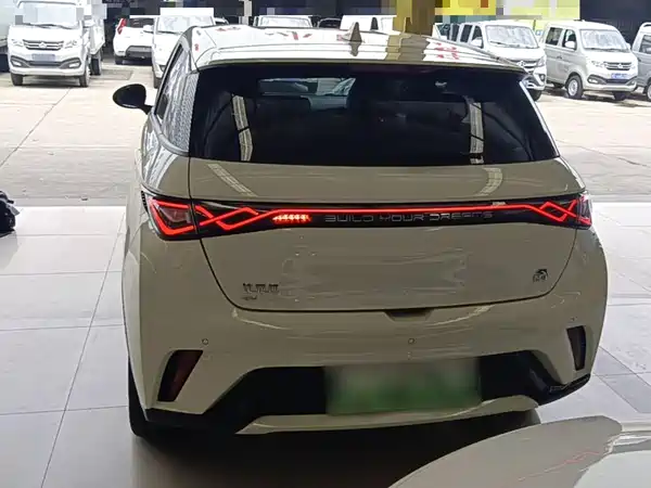 BYD Dolphin 2023