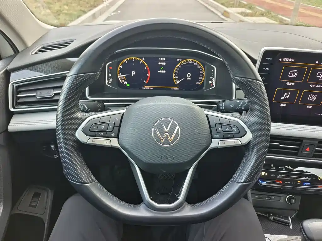 Volkswagen Tiguan L 2023 — фото 7