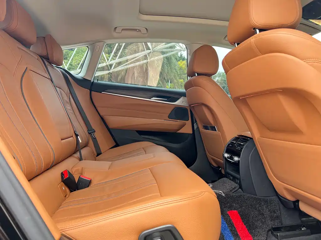 BMW 6 Series GT 2019 — фото 13