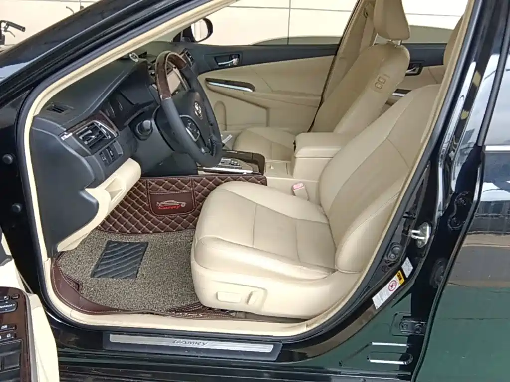 Toyota Camry 2015 — фото 15