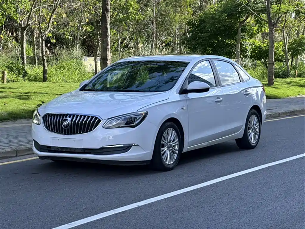 Buick Excelle 2016 — фото 1