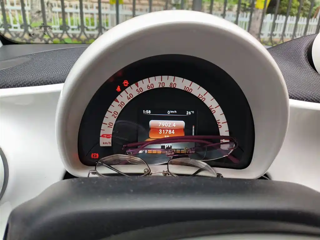 smart Fortwo 2016 — фото 12