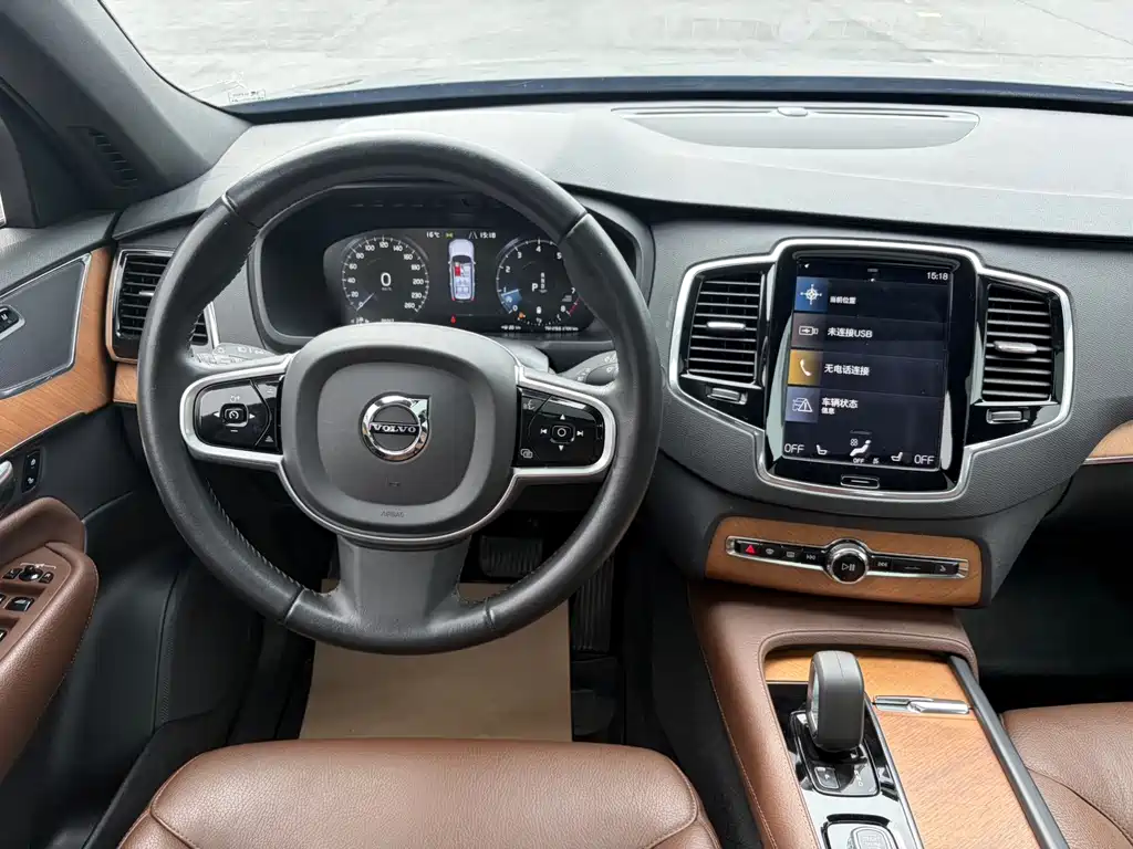 Volvo XC90 2022 — фото 10