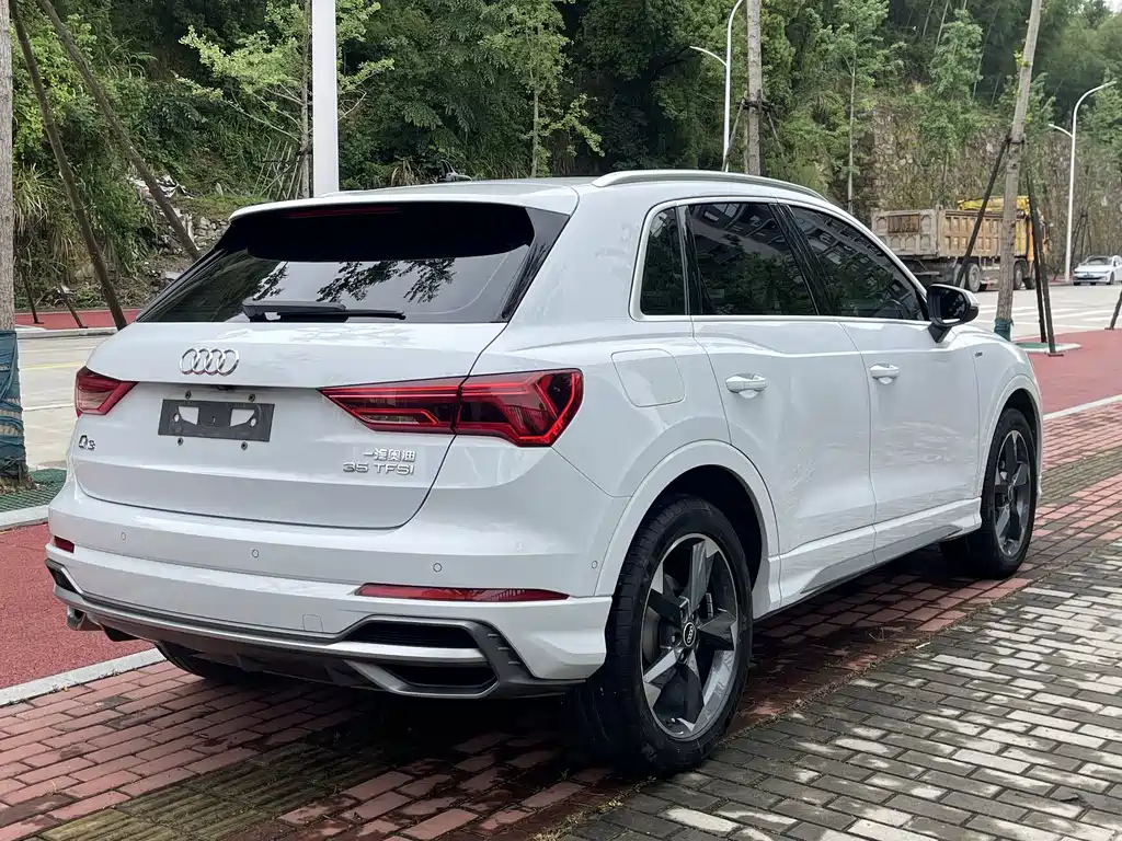 Audi Q3 2021 — фото 10