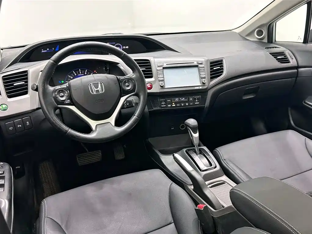 Honda Civic 2013 — фото 10