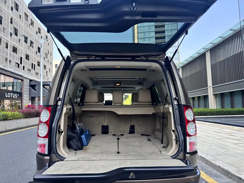 Land Rover Discovery 2012 — фото 28