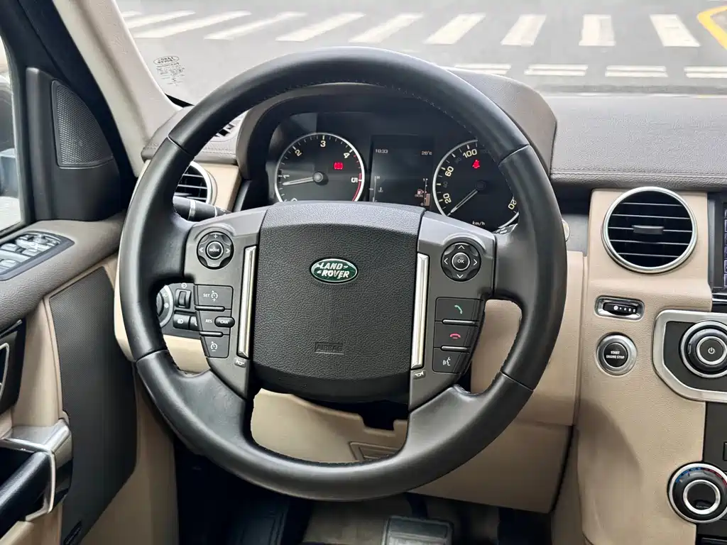 Land Rover Discovery 2012 — фото 16
