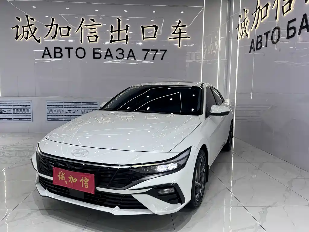 Hyundai Elantra 2023