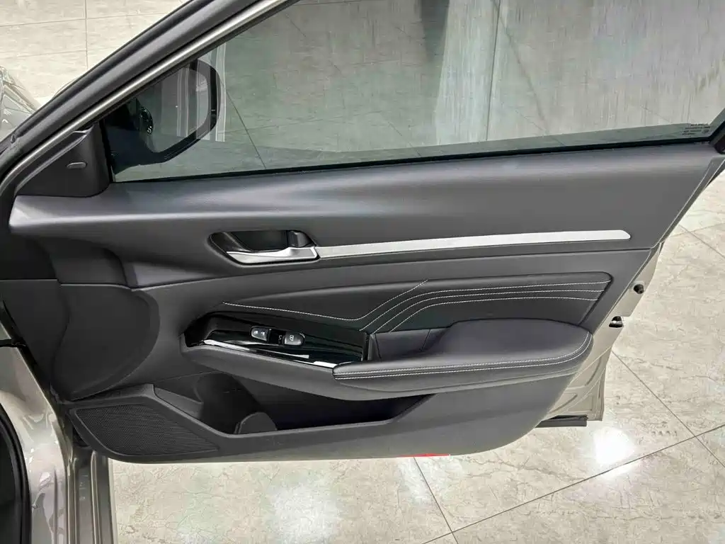 Nissan Teana 2023 — фото 13