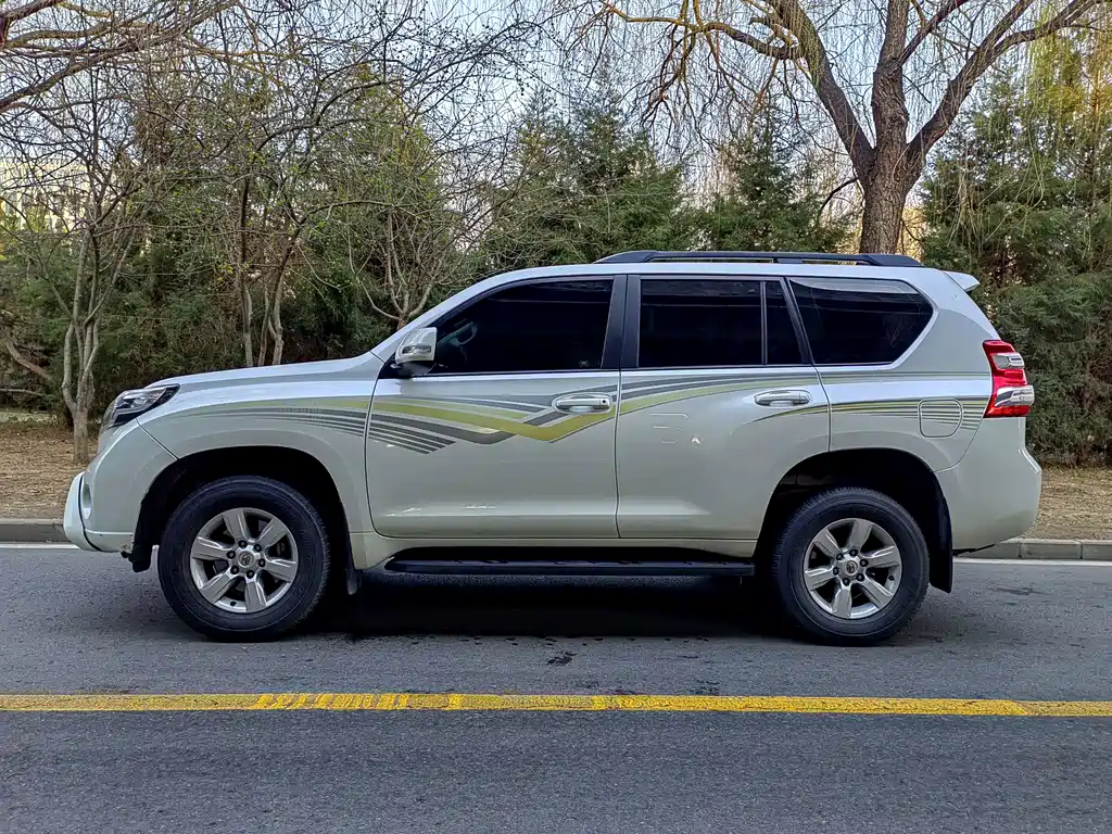 Toyota Prado 2015 — фото 4