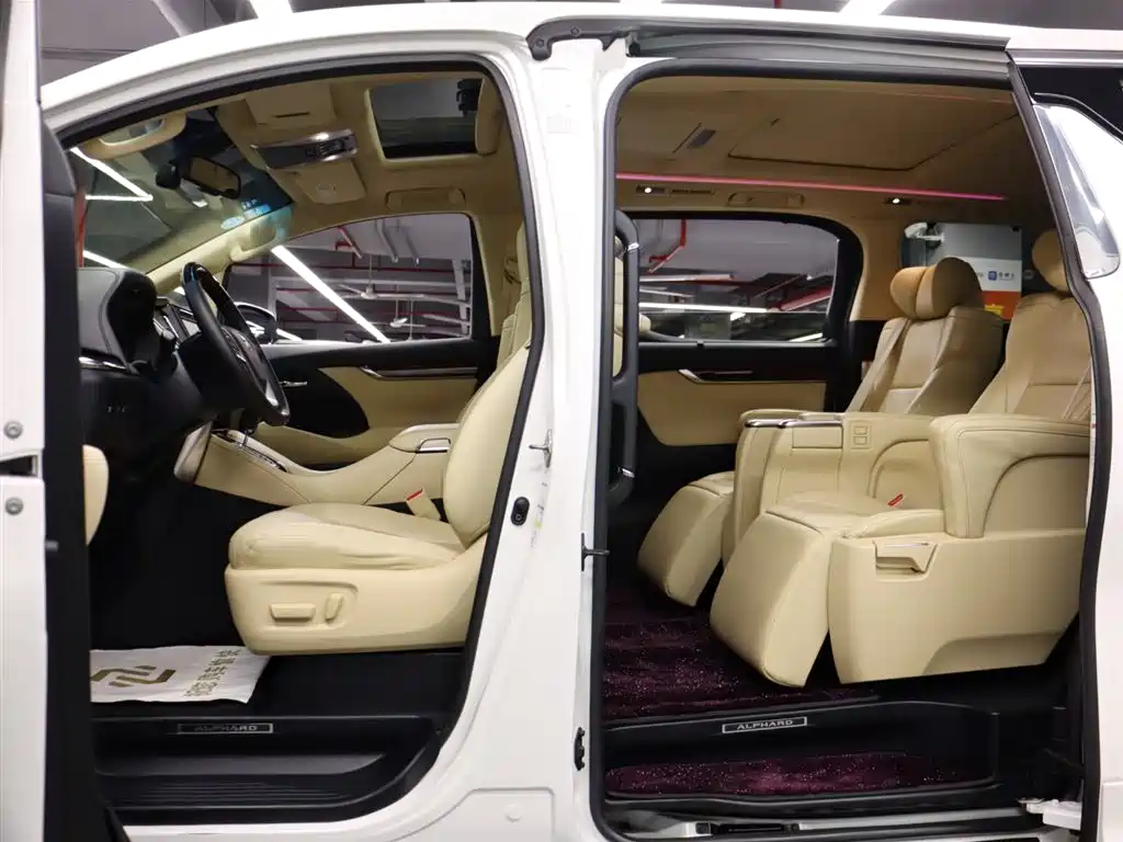 Toyota Alphard 2017 — фото 7