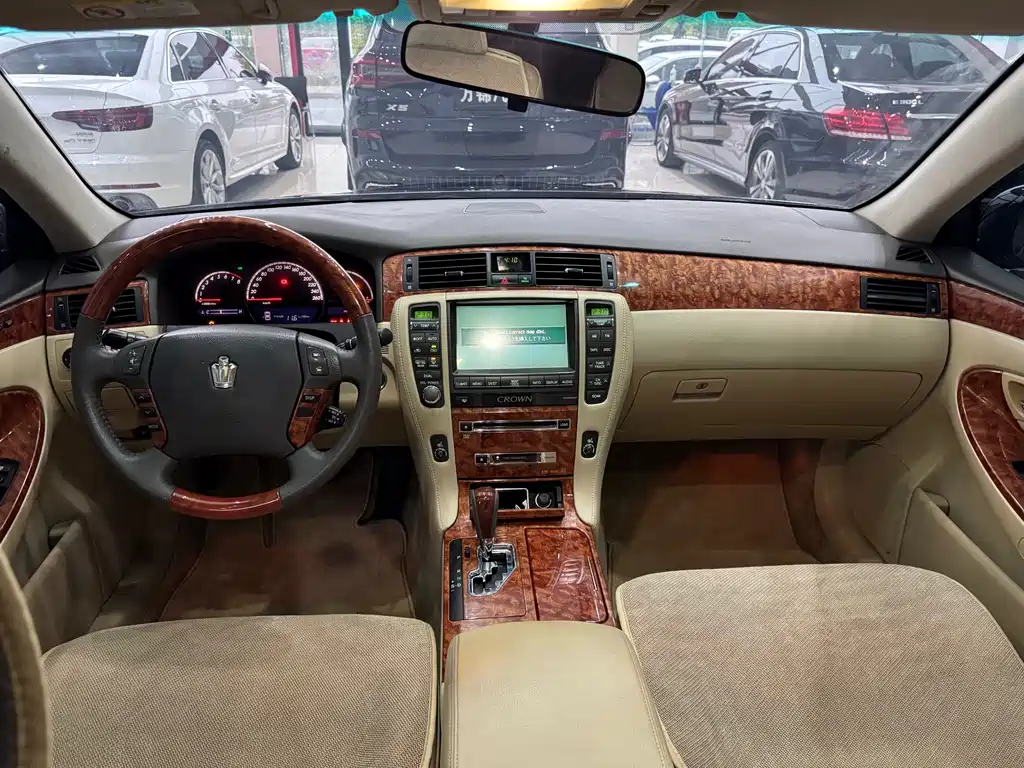 Toyota Crown 2006 — фото 10