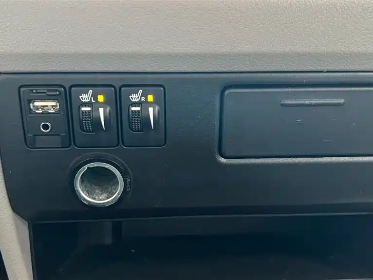 Toyota Sienna 2017 — фото 14