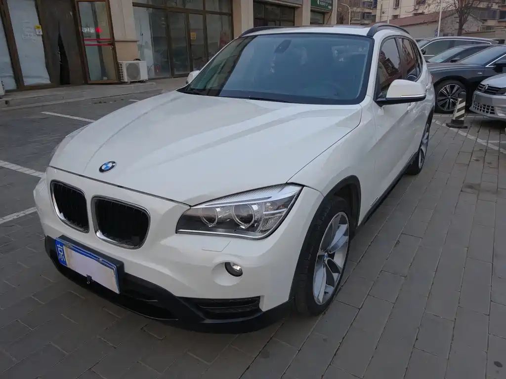 BMW X1 2014 — фото 1