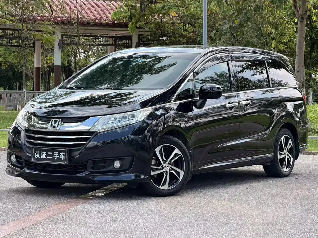 Honda Odyssey 2017 — фото 1
