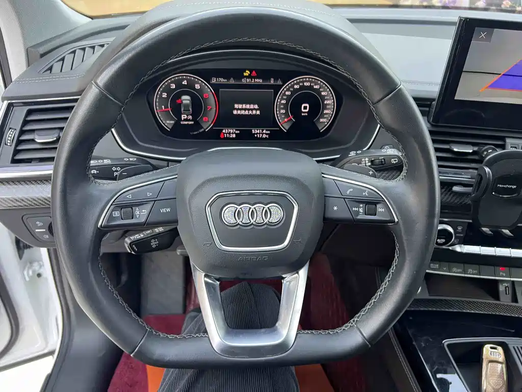 Audi Q5L 2023 — фото 13