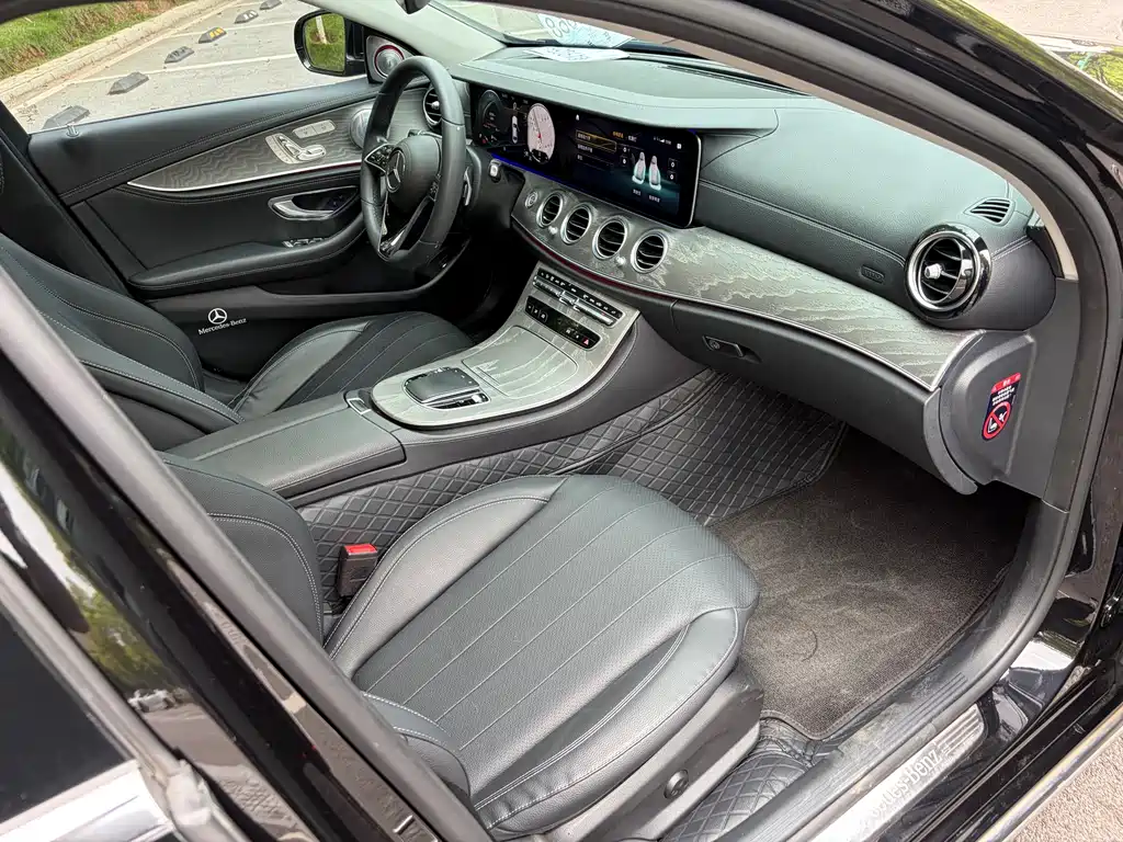 Mercedes-Benz E-Class 2021 — фото 23