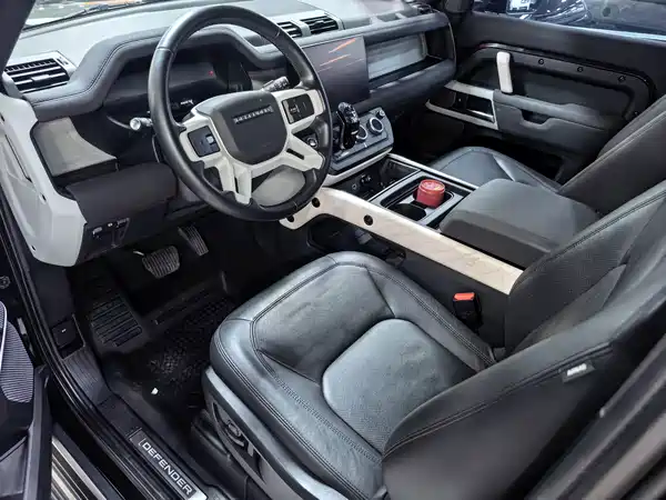 Land Rover Defender 2022