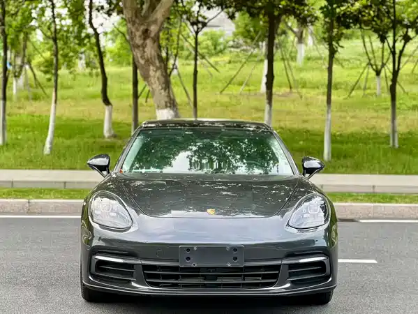 Porsche Panamera 2018