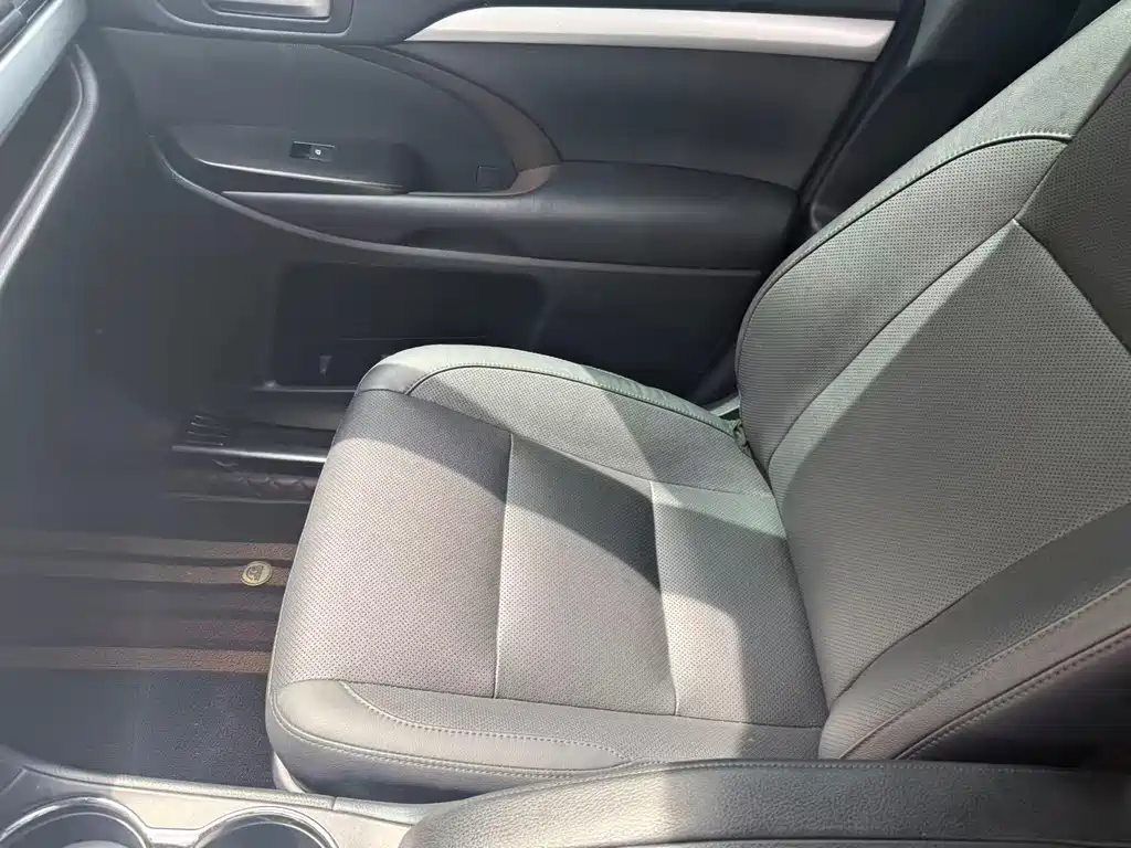 Toyota Highlander 2019 — фото 10