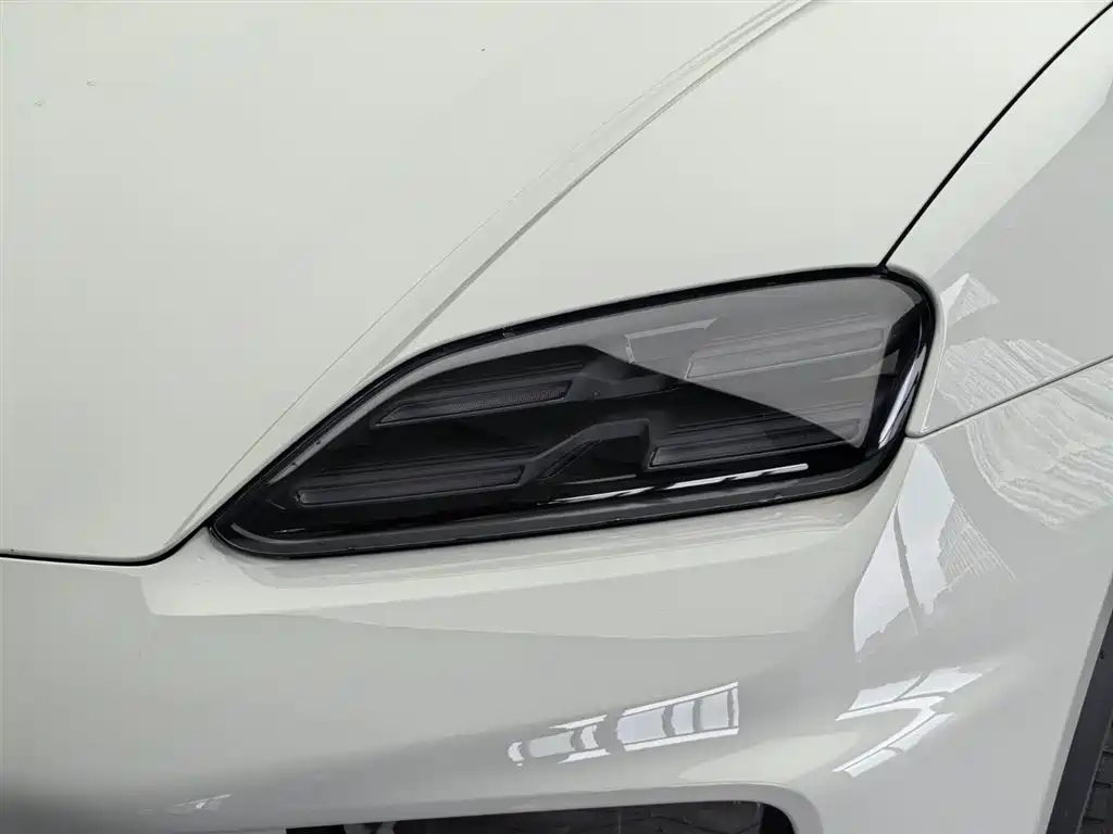 Porsche Macan New Energy 2025 — фото 9