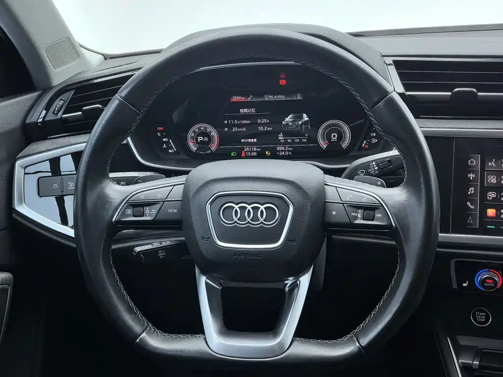Audi Q3 2023 — фото 14