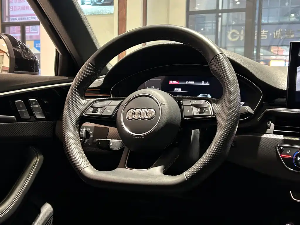 Audi A4L 2024 — фото 12