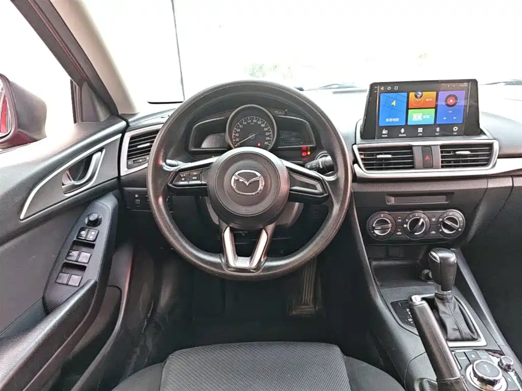 Mazda 3 Axela 2017 — фото 11
