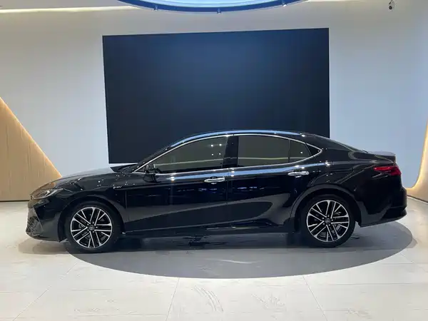 Toyota Camry 2024