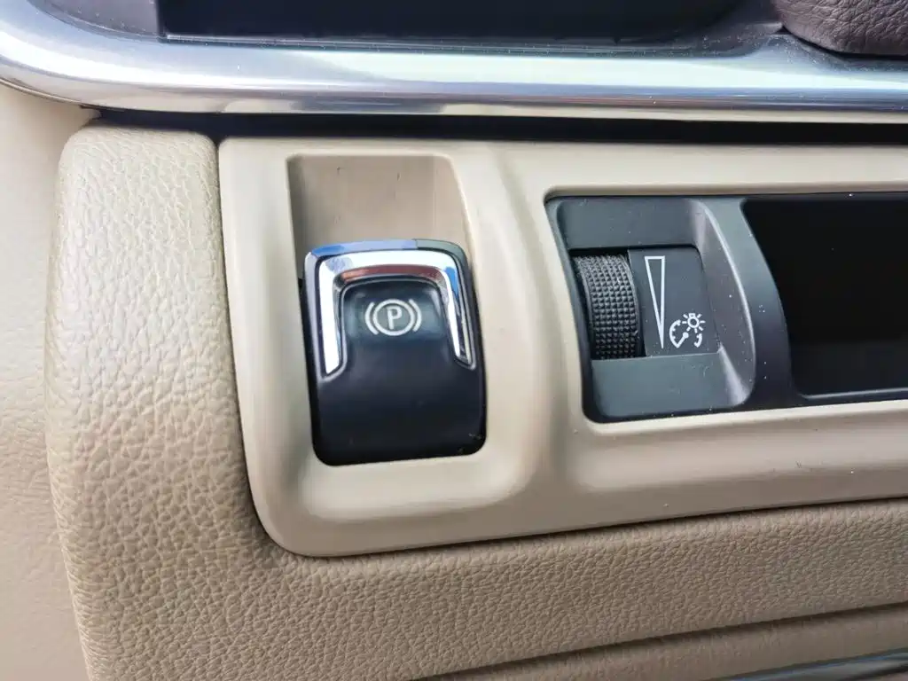 Cadillac XTS 2014 — фото 23