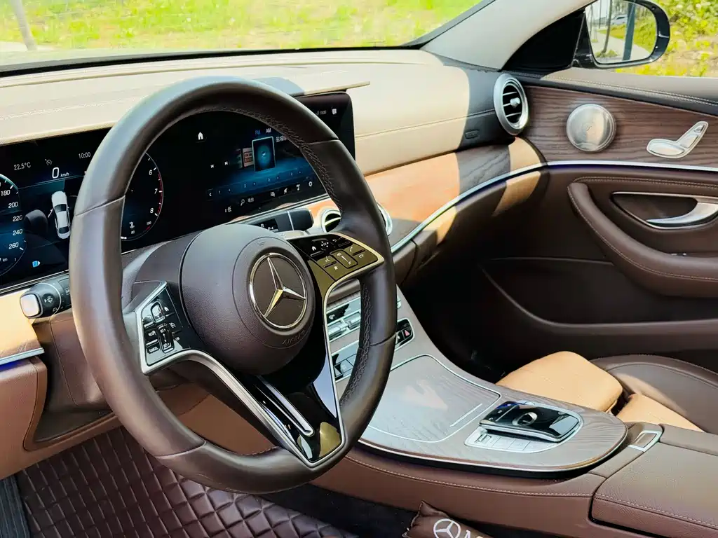 Mercedes-Benz E-Class 2023 — фото 5