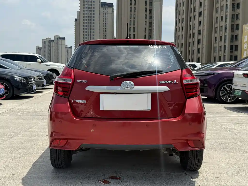 Toyota Yaris L 2021 — фото 7